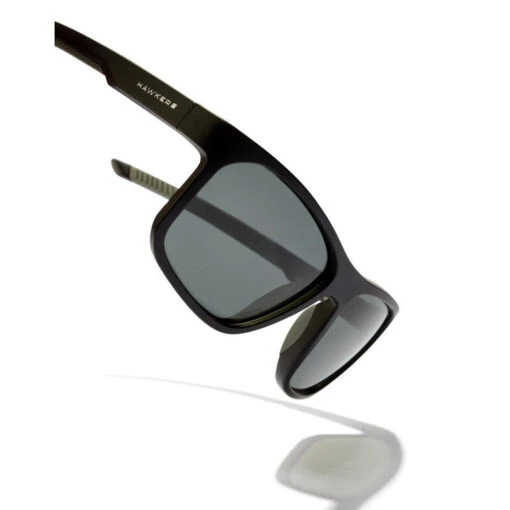 HAWKERS Gafas De Sol Para Hombre Y Mujer BLACK DARK POLARIZED - COMANECI -Aventura Tienda gafas de sol para hombre y mujer black dark polarized comaneci 2