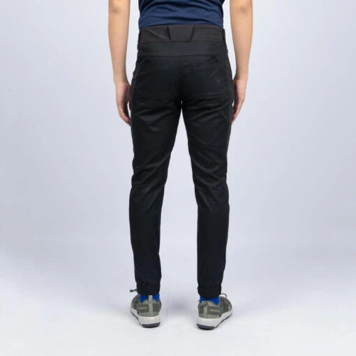 Pantalón Montaña Y Senderismo Hombre Quechua NH500 Slim Negro -Aventura Tienda pantalon montaa y senderismo hombre quechua nh500 slim negro 1